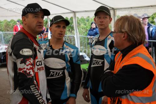 #77 SC Tim Reeves, #4 SC Bennie Streuer & Kevin Rousseau