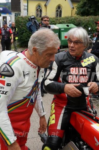 #1 Giacomo Agostini & #5 Bruno Kneubühler