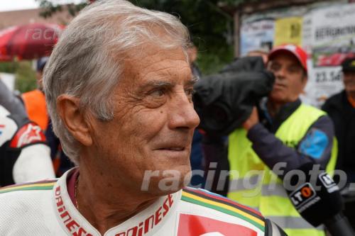 #1 Giacomo Agostini